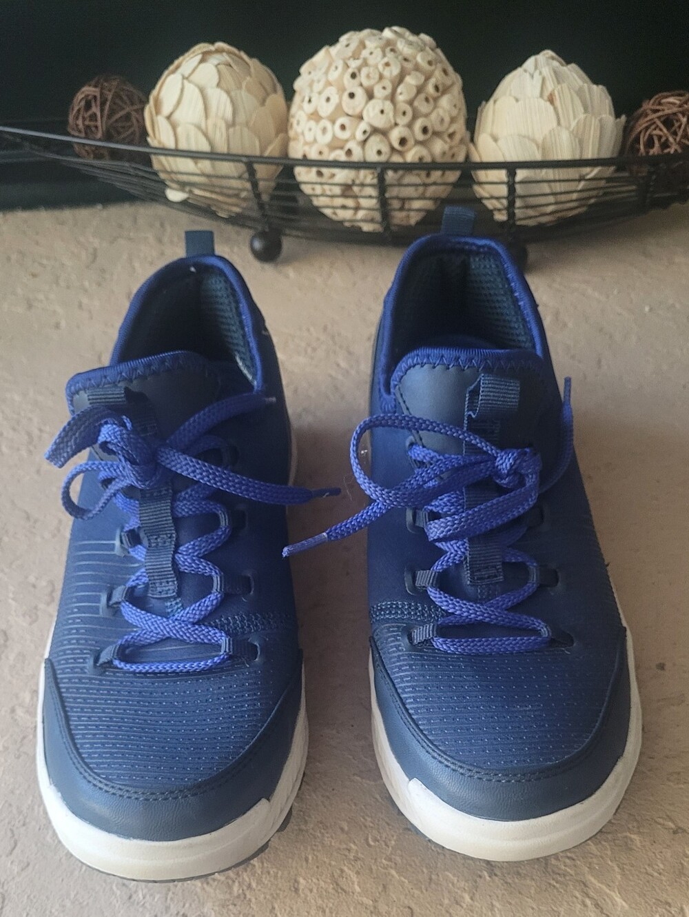 Size 7.5 M Baretraps Women's Malina Comfort Navy Blue Women Sneakers